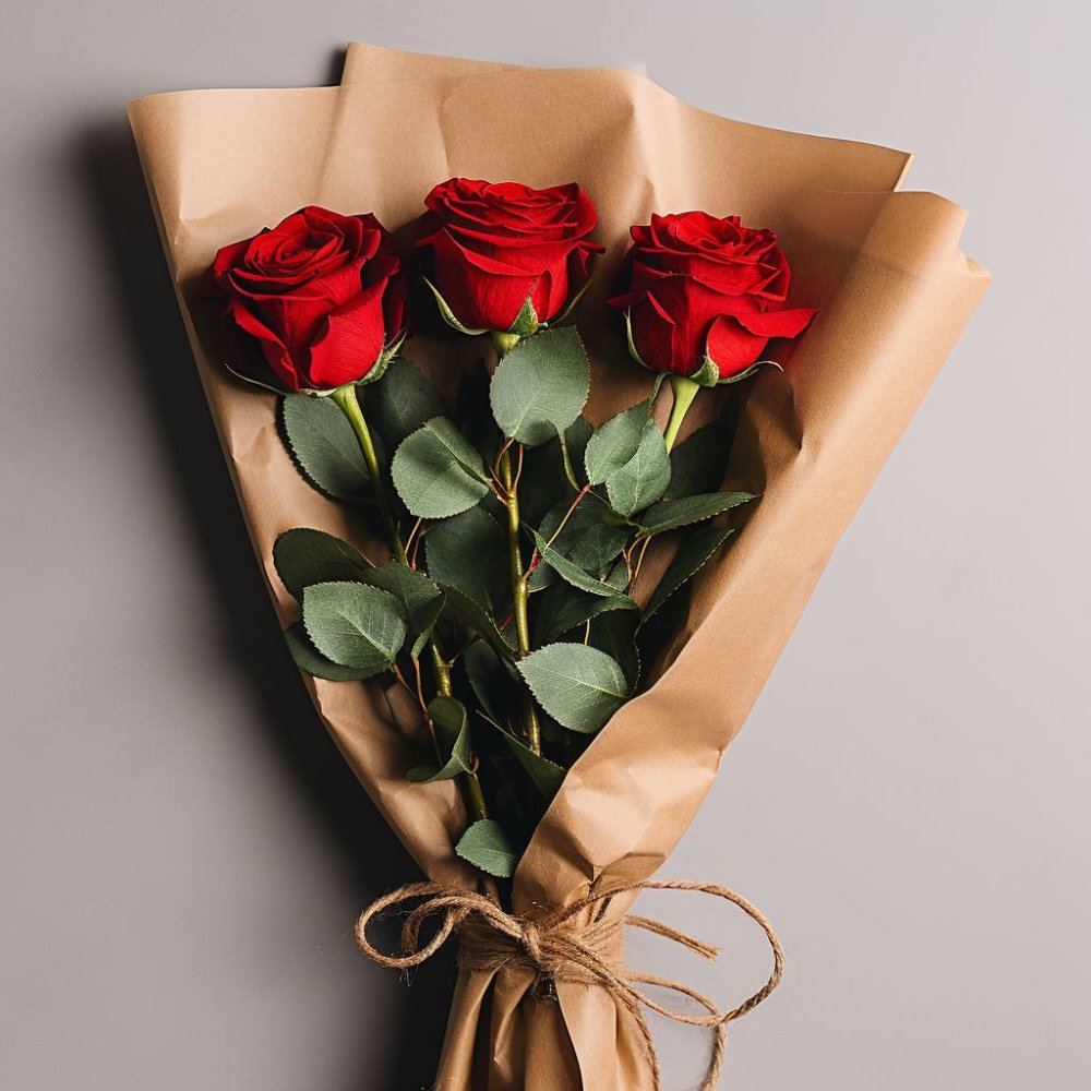 Букет роз 3 красные розы